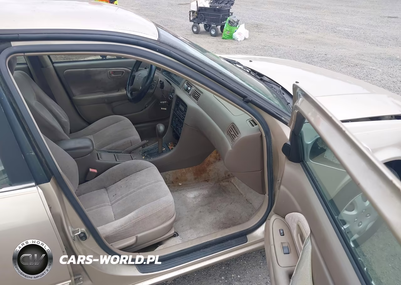 1999 Toyota Camry Le VIN:JT2BG22K9X0302288 - 5
