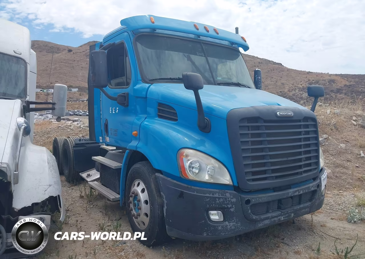 2014 Freightliner Cascadia 113 VIN:1FUJGBDV2ELFU7211 - 1