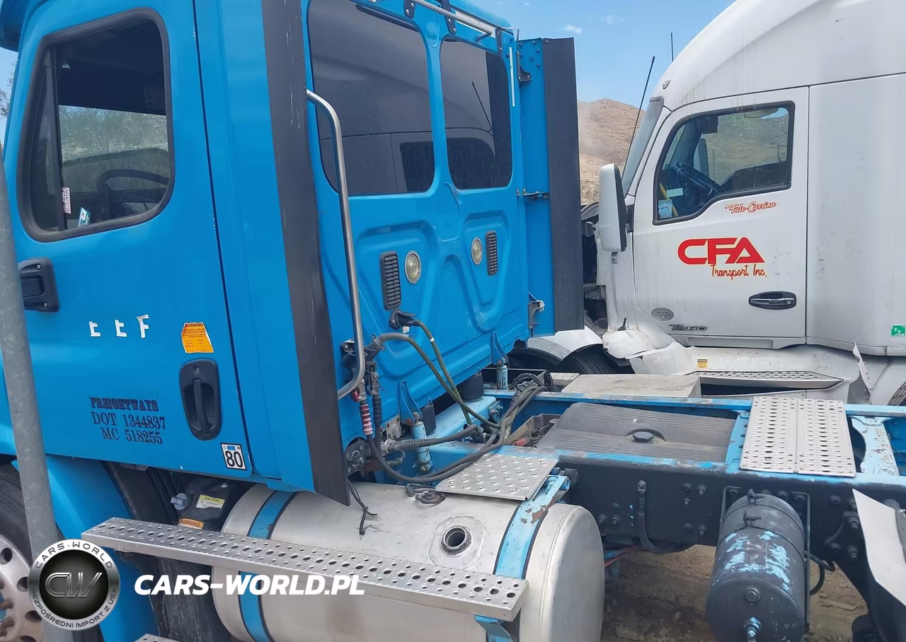 2014 Freightliner Cascadia 113 VIN:1FUJGBDV2ELFU7211 - 17