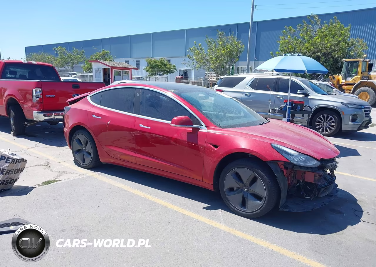 2018 Tesla Model 3 Long Range-Mid Range – zdjęcie 1 z 19