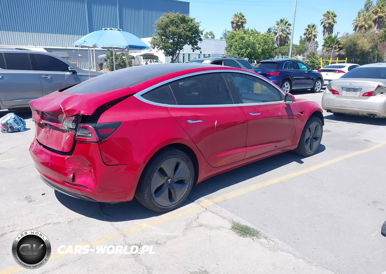 2018 Tesla Model 3 Long Range-Mid Range VIN:5YJ3E1EA0JF002968 - 4
