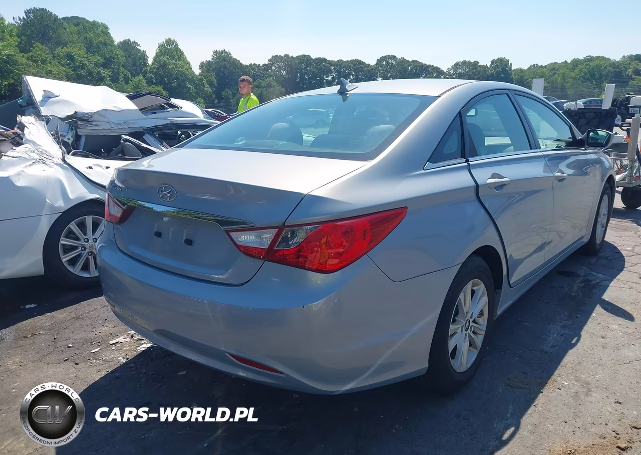 2011 Hyundai Sonata Gls VIN:5NPEB4AC0BH288821 - 4