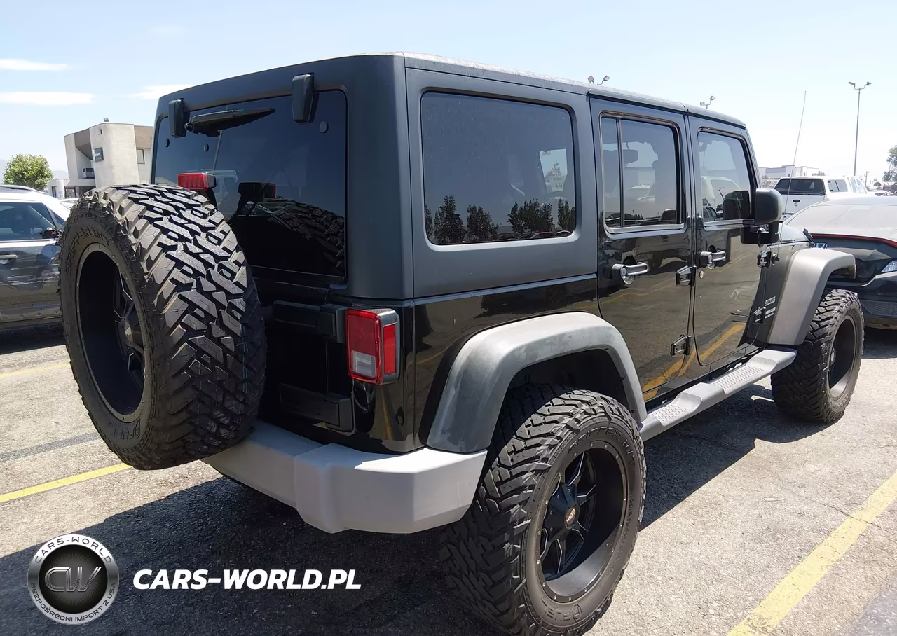 2017 Jeep Wrangler Unlimited Sport VIN:1C4BJWDG3HL642237 - 4