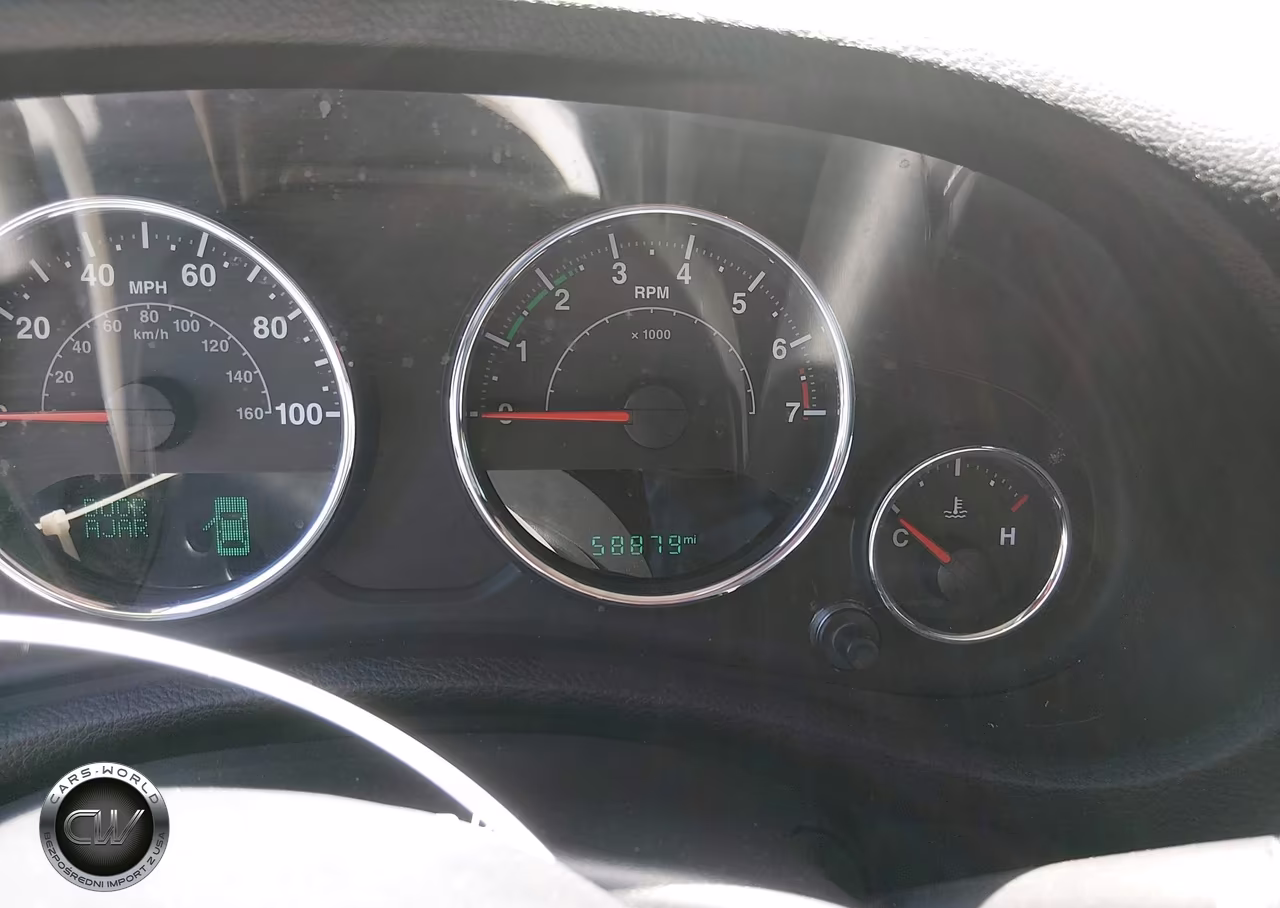 2017 Jeep Wrangler Unlimited Sport VIN:1C4BJWDG3HL642237 - 7