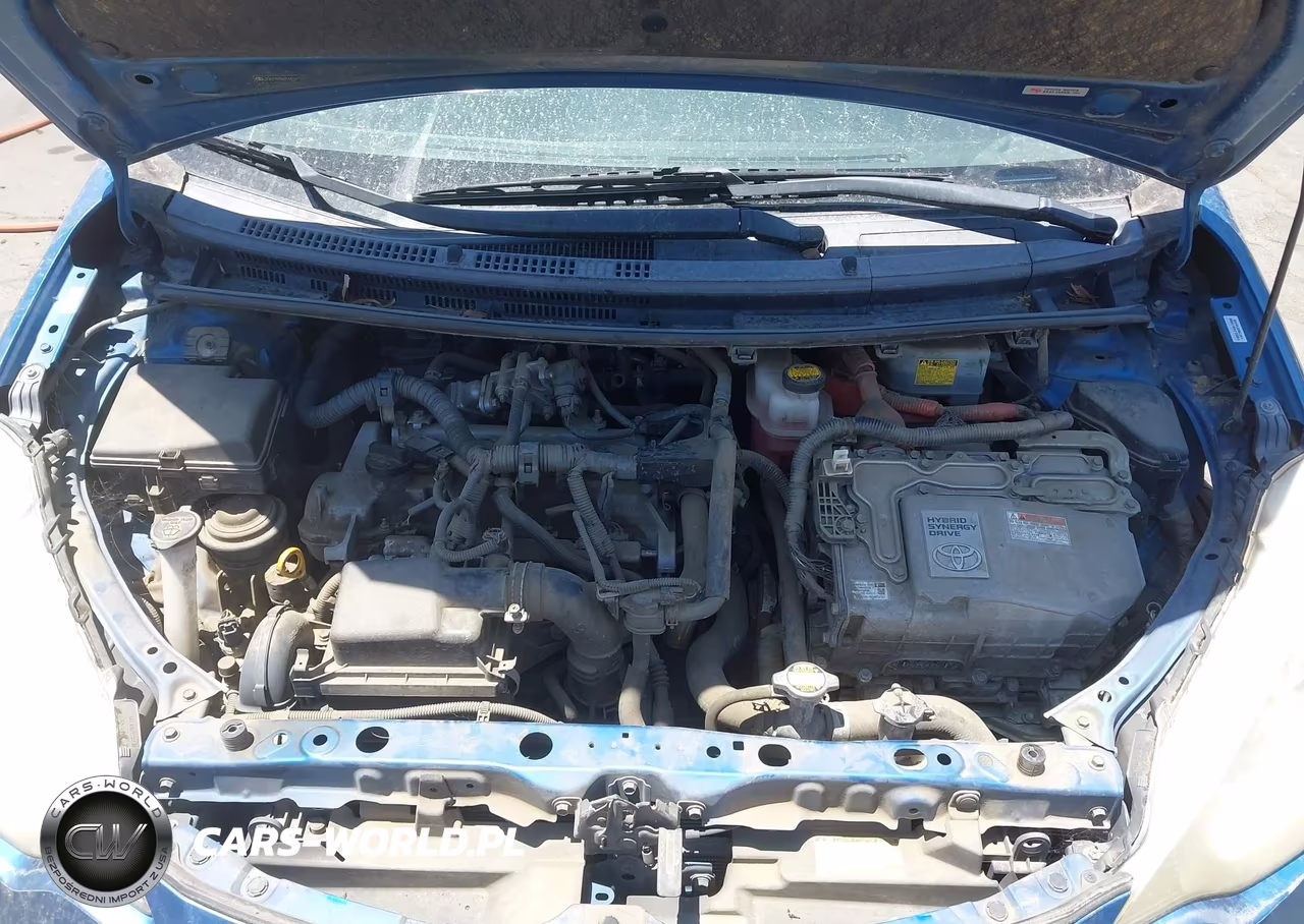 2013 Toyota Prius C Four VIN:JTDKDTB38D1044169 - 10