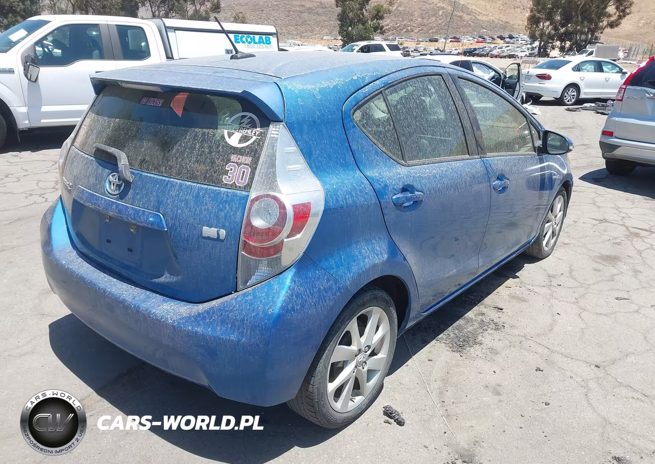 2013 Toyota Prius C Four VIN:JTDKDTB38D1044169 - 4