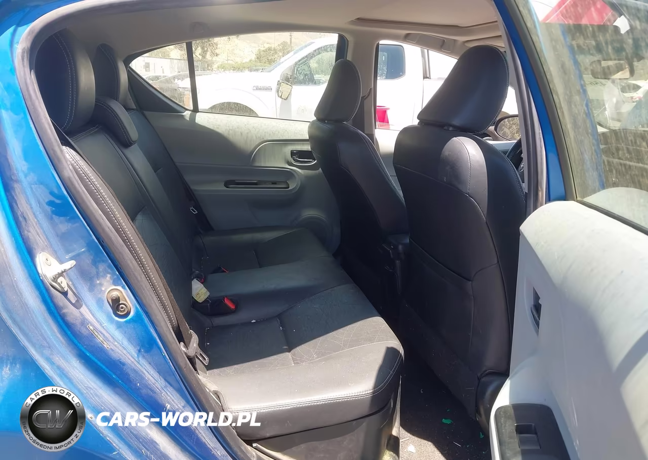 2013 Toyota Prius C Four VIN:JTDKDTB38D1044169 - 8