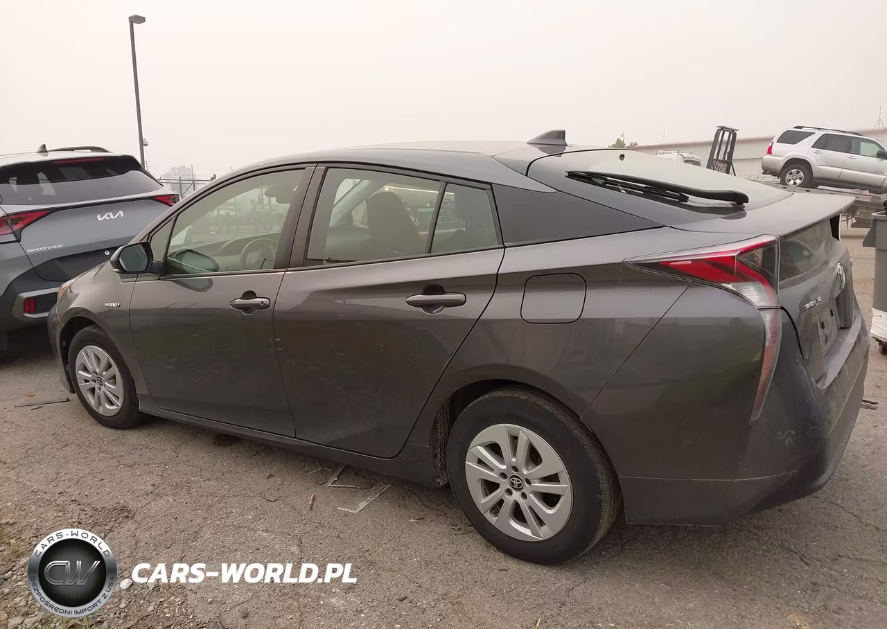 2017 Toyota Prius Two VIN:JTDKBRFUXH3031705 - 14