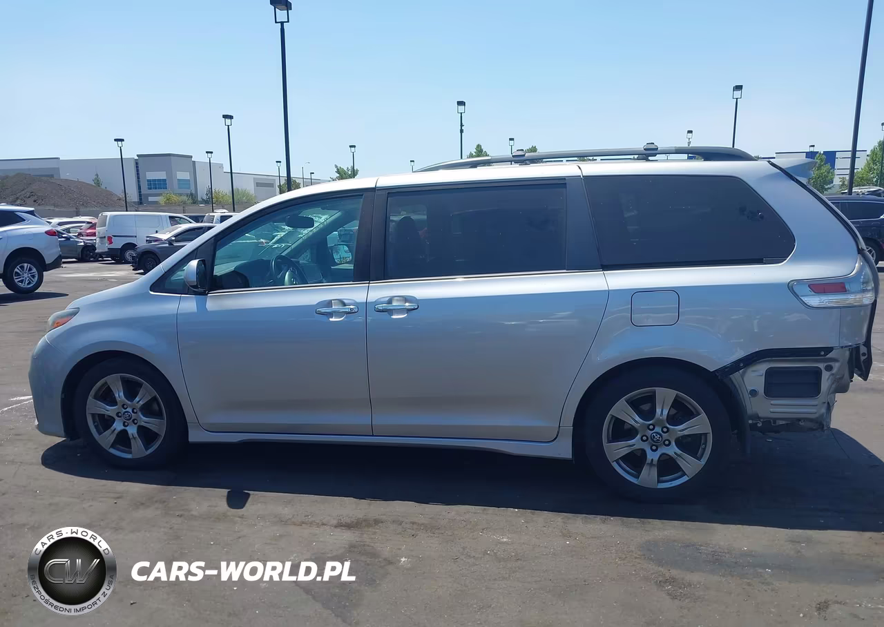 2018 Toyota Sienna Se 8 Passenger VIN:5TDXZ3DCXJS957213 - 15