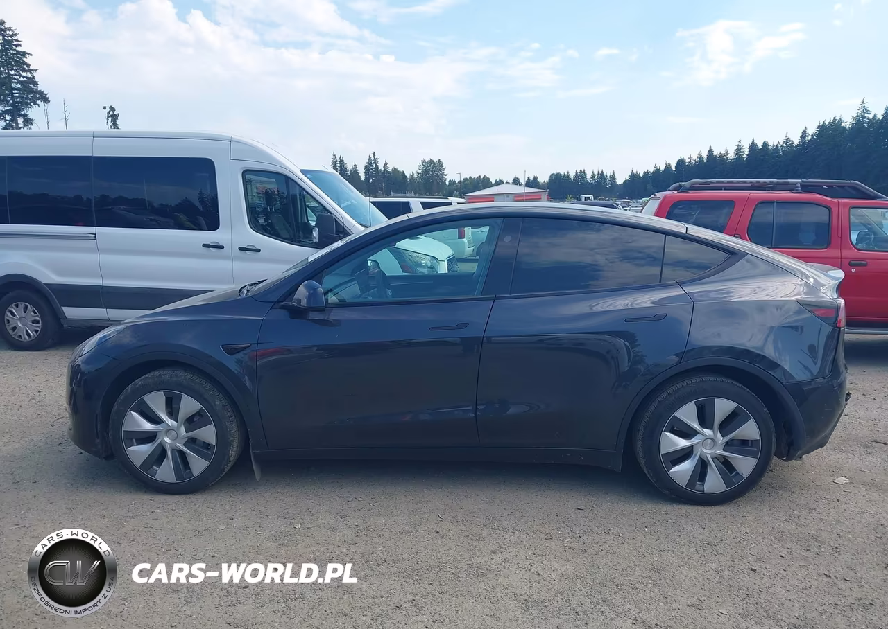 2024 Tesla Model Y Long Range Dual Motor All-Wheel Drive VIN:7SAYGAEE2RF064132 - 14