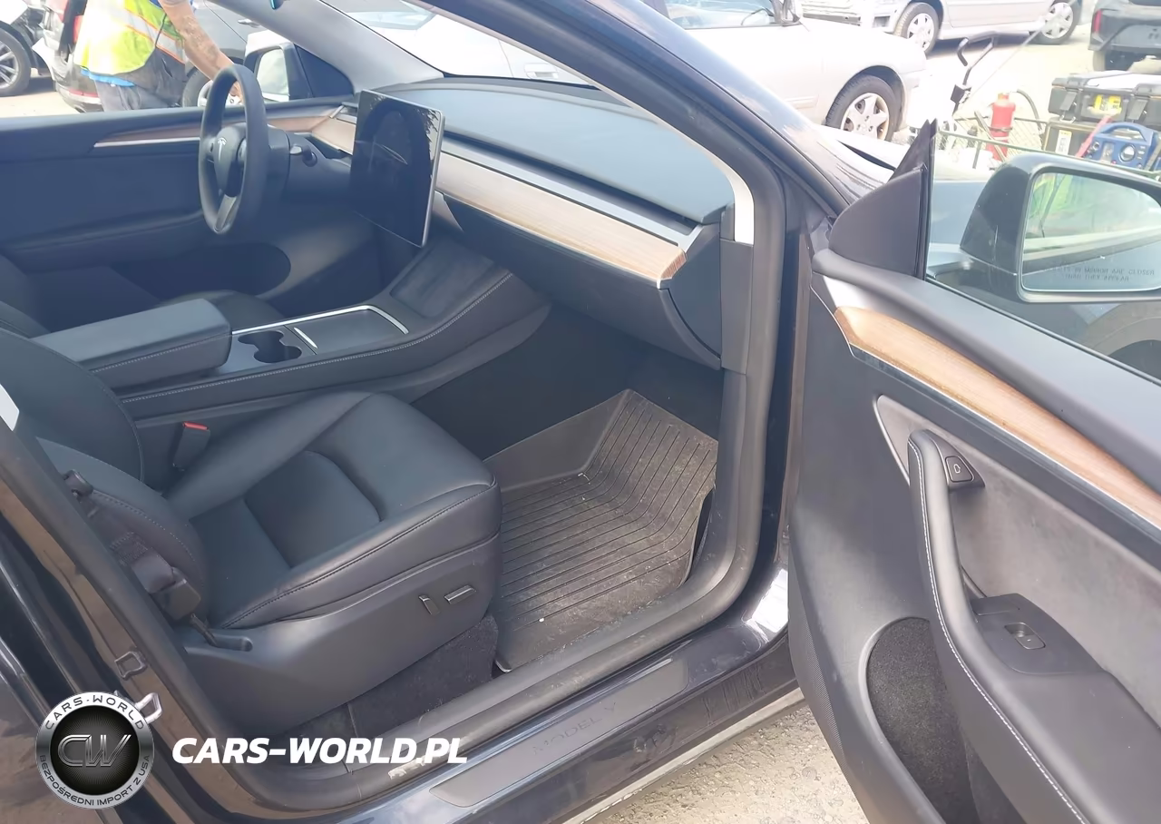 2024 Tesla Model Y Long Range Dual Motor All-Wheel Drive VIN:7SAYGAEE2RF064132 - 5