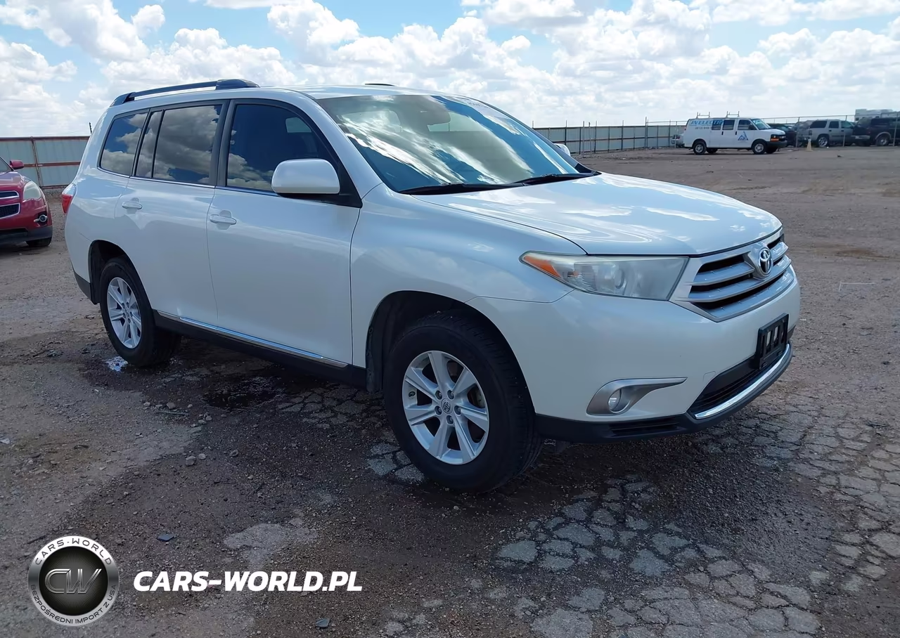 2013 Toyota Highlander Base Plus V6 – zdjęcie 1 z 16