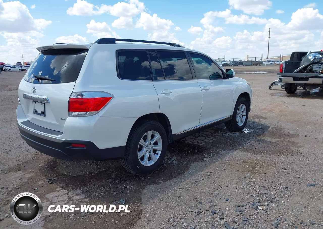 2013 Toyota Highlander Base Plus V6 VIN:5TDBK3EH5DS179030 - 4