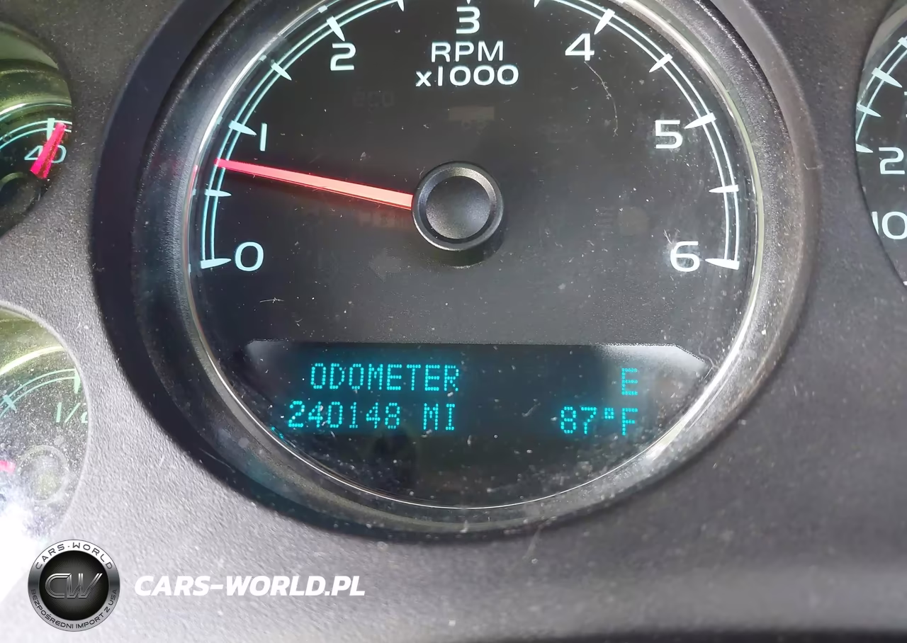 2011 GMC Yukon Denali VIN:1GKS2EEF7BR252215 - 15