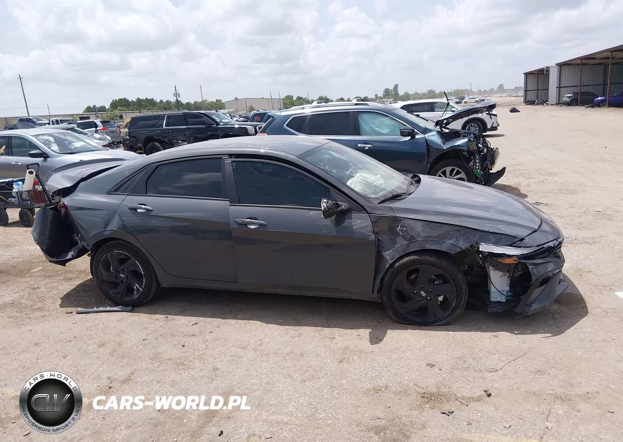 2026 Hyundai Elantra Sel Sport VIN:KMHLM4DG1TU210048 - 13