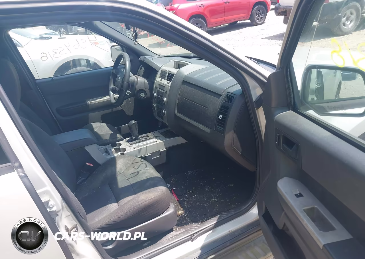 2008 Ford Escape Xlt VIN:1FMCU03128KC92719 - 5