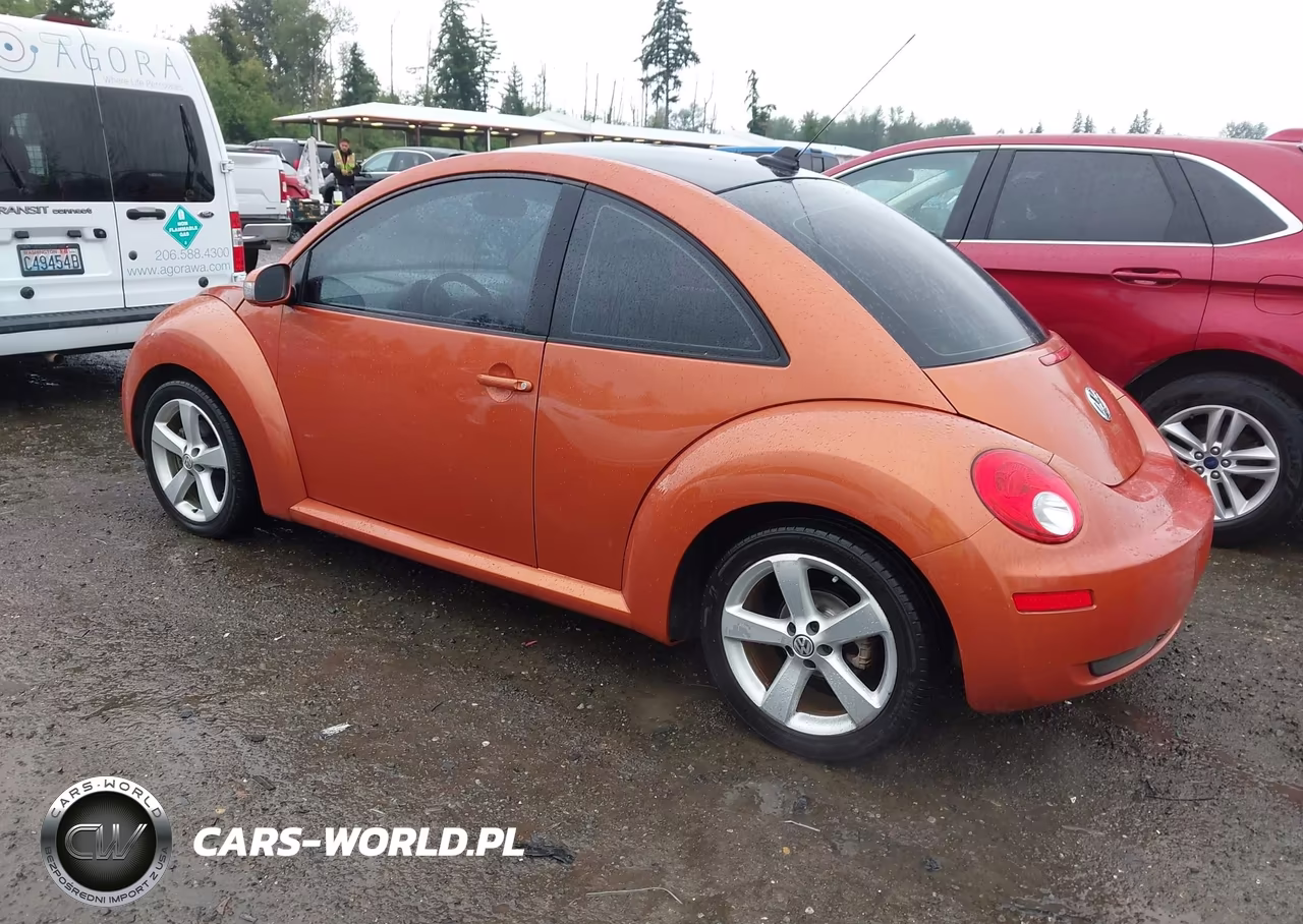 2010 Volkswagen New Beetle 2.5L Red Rock Edition VIN:3VWPG3AG0AM016590 - 3