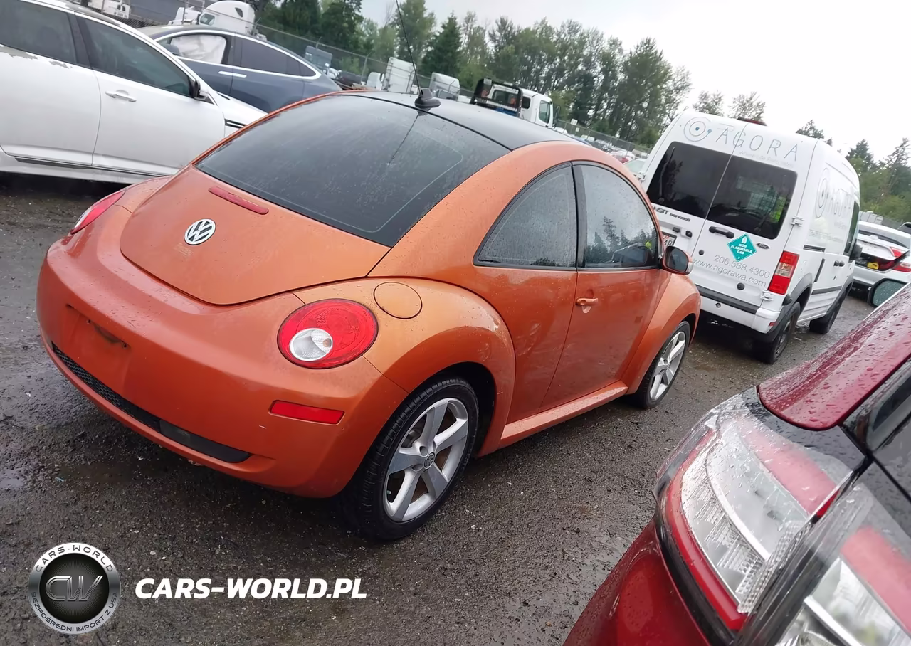 2010 Volkswagen New Beetle 2.5L Red Rock Edition VIN:3VWPG3AG0AM016590 - 4