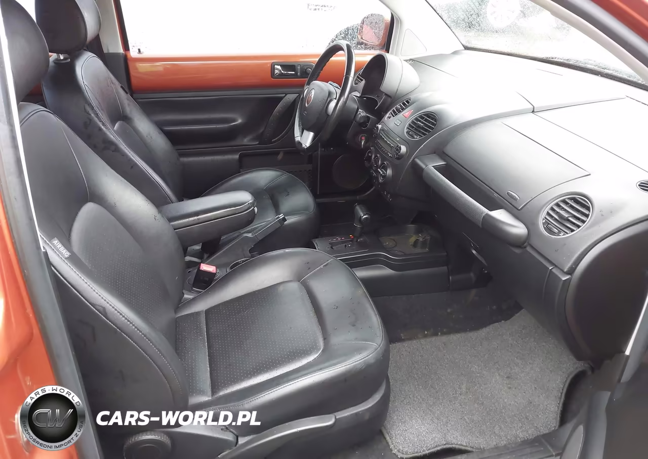 2010 Volkswagen New Beetle 2.5L Red Rock Edition VIN:3VWPG3AG0AM016590 - 5