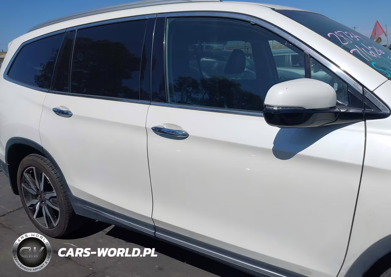 2019 Honda Pilot Touring VIN:5FNYF5H61KB010113 - 14