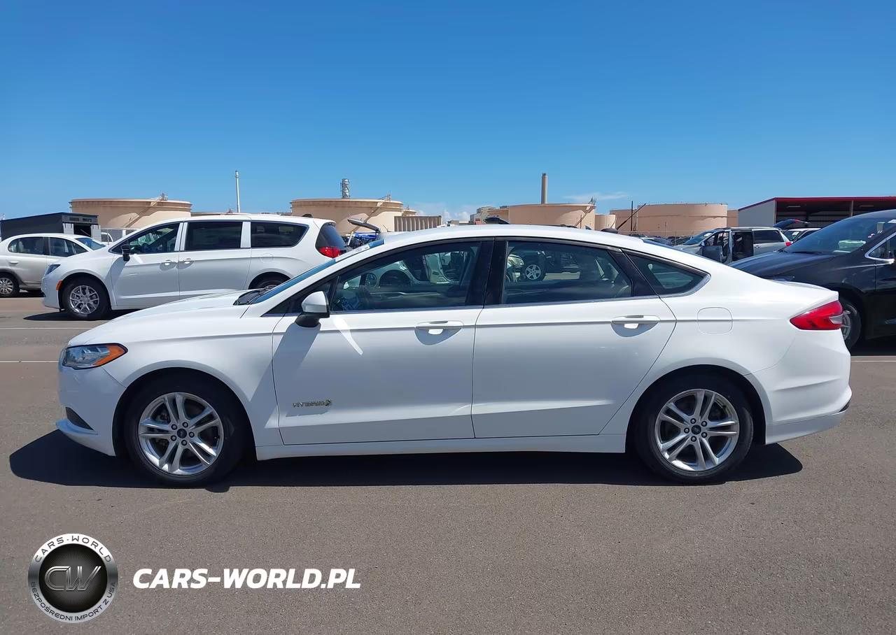 2018 Ford Fusion Hybrid S VIN:3FA6P0UU8JR243694 - 16