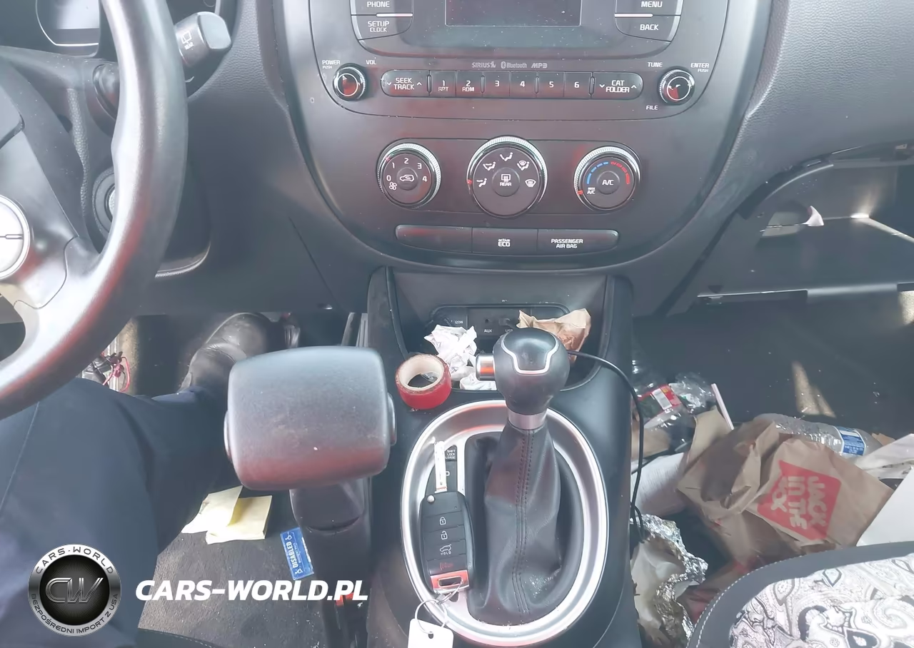 2015 Kia Soul VIN:KNDJN2A20F7771981 - 11