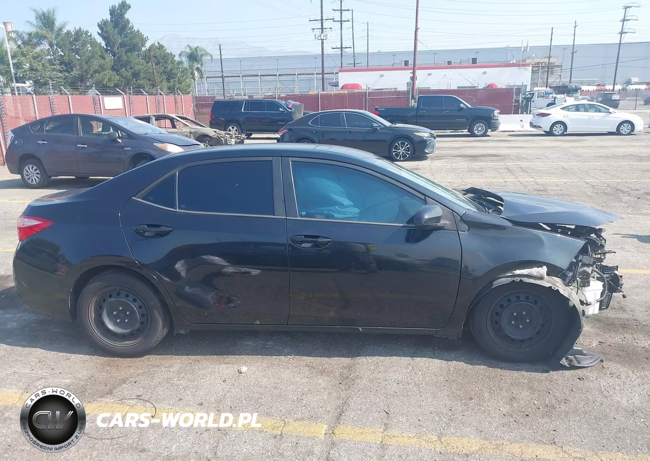 2017 Toyota Corolla Le VIN:5YFBURHEXHP705309 - 13
