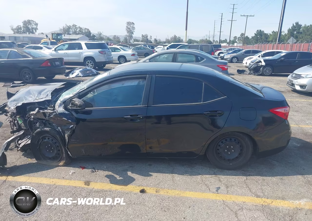 2017 Toyota Corolla Le VIN:5YFBURHEXHP705309 - 14