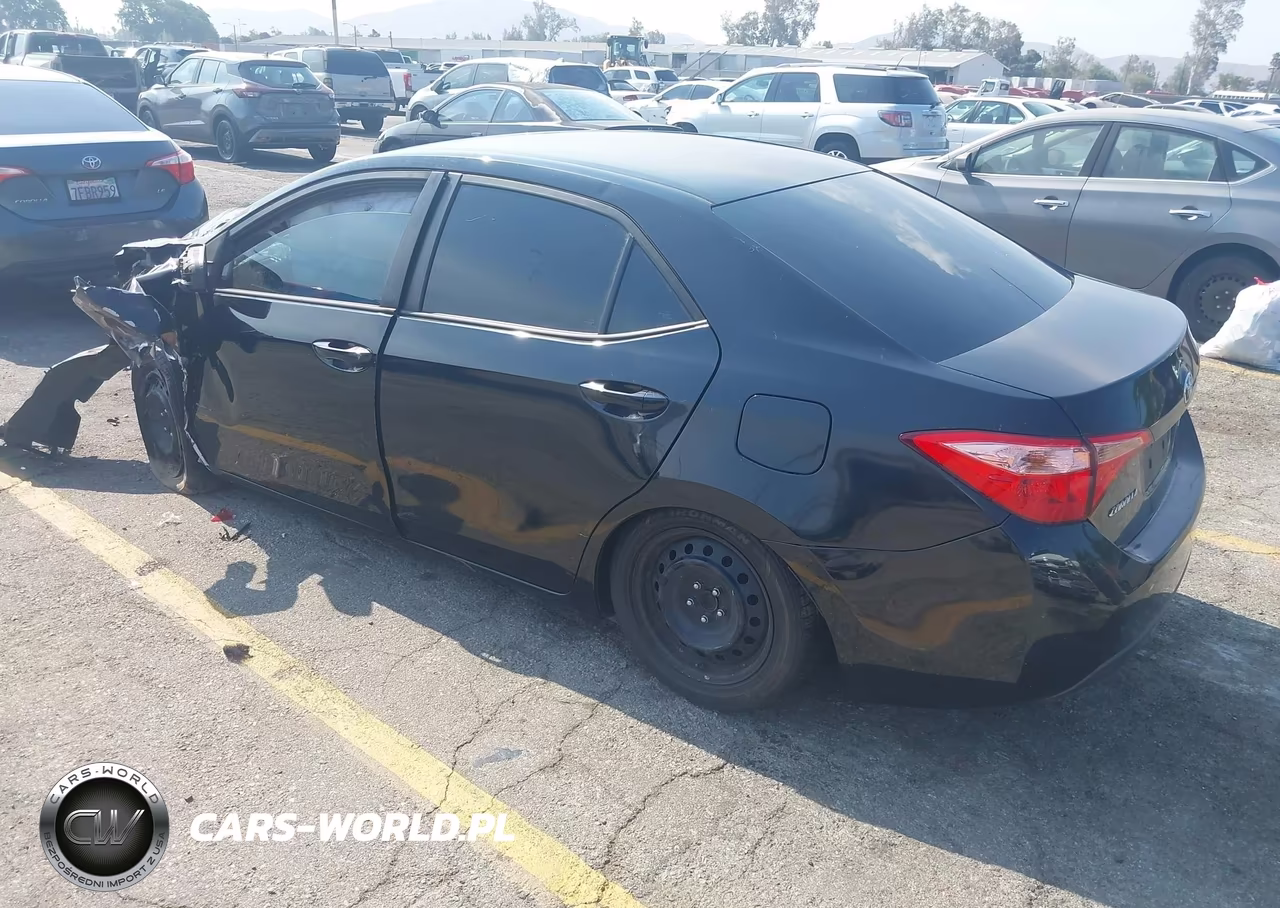 2017 Toyota Corolla Le VIN:5YFBURHEXHP705309 - 3