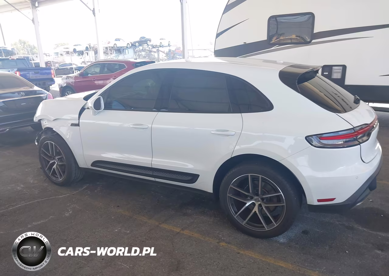 2023 Porsche Macan T VIN:WP1AA2A55PLB11240 - 13