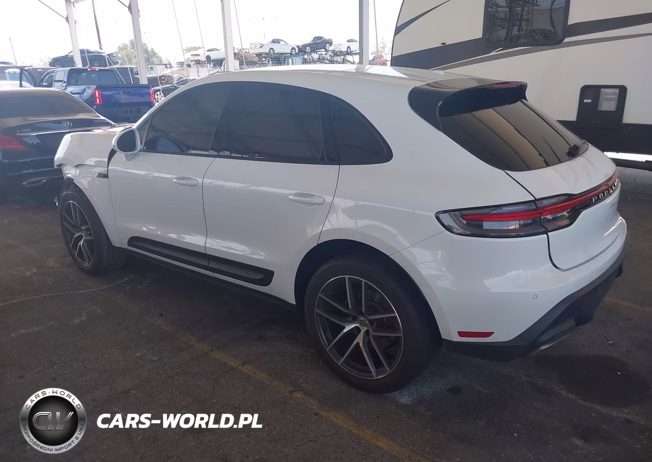 2023 Porsche Macan T VIN:WP1AA2A55PLB11240 - 3