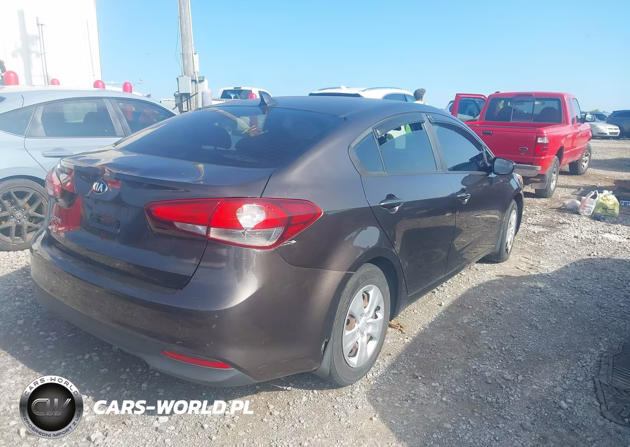 2017 Kia Forte Lx VIN:3KPFK4A77HE099216 - 4