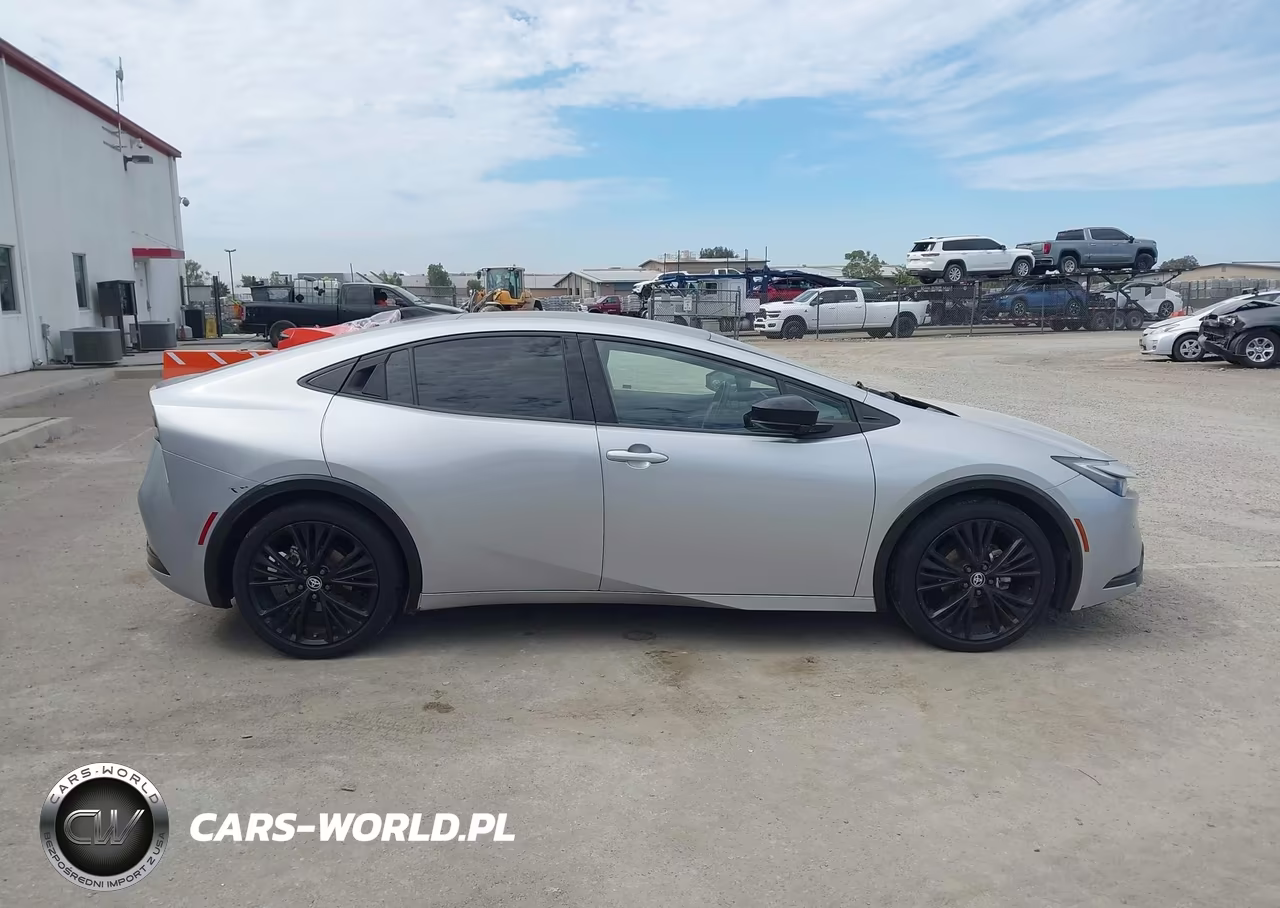 2023 Toyota Prius Limited VIN:JTDACAAU9P3001434 - 13