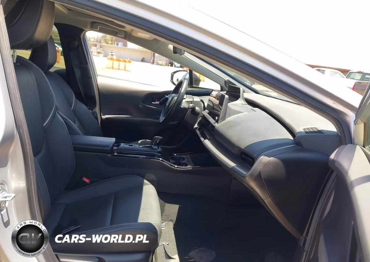 2023 Toyota Prius Limited VIN:JTDACAAU9P3001434 - 5