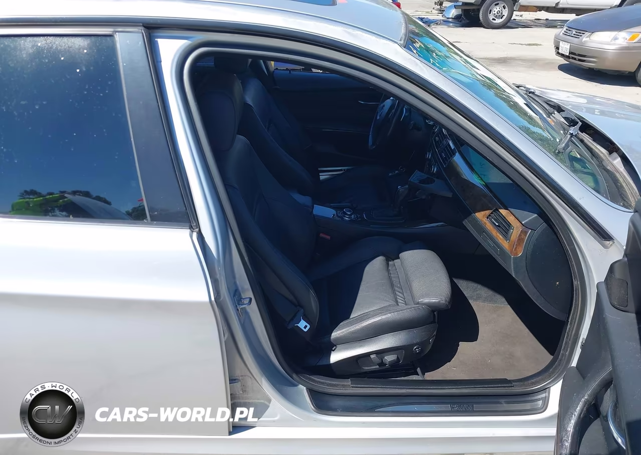 2010 BMW 328I VIN:WBAPH5G58ANM35811 - 5
