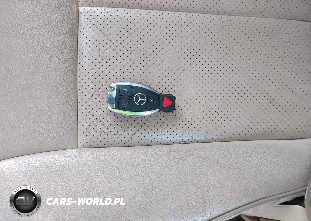 2000 Mercedes-Benz E 320 VIN:WDBJF65J6YB079017 - 11