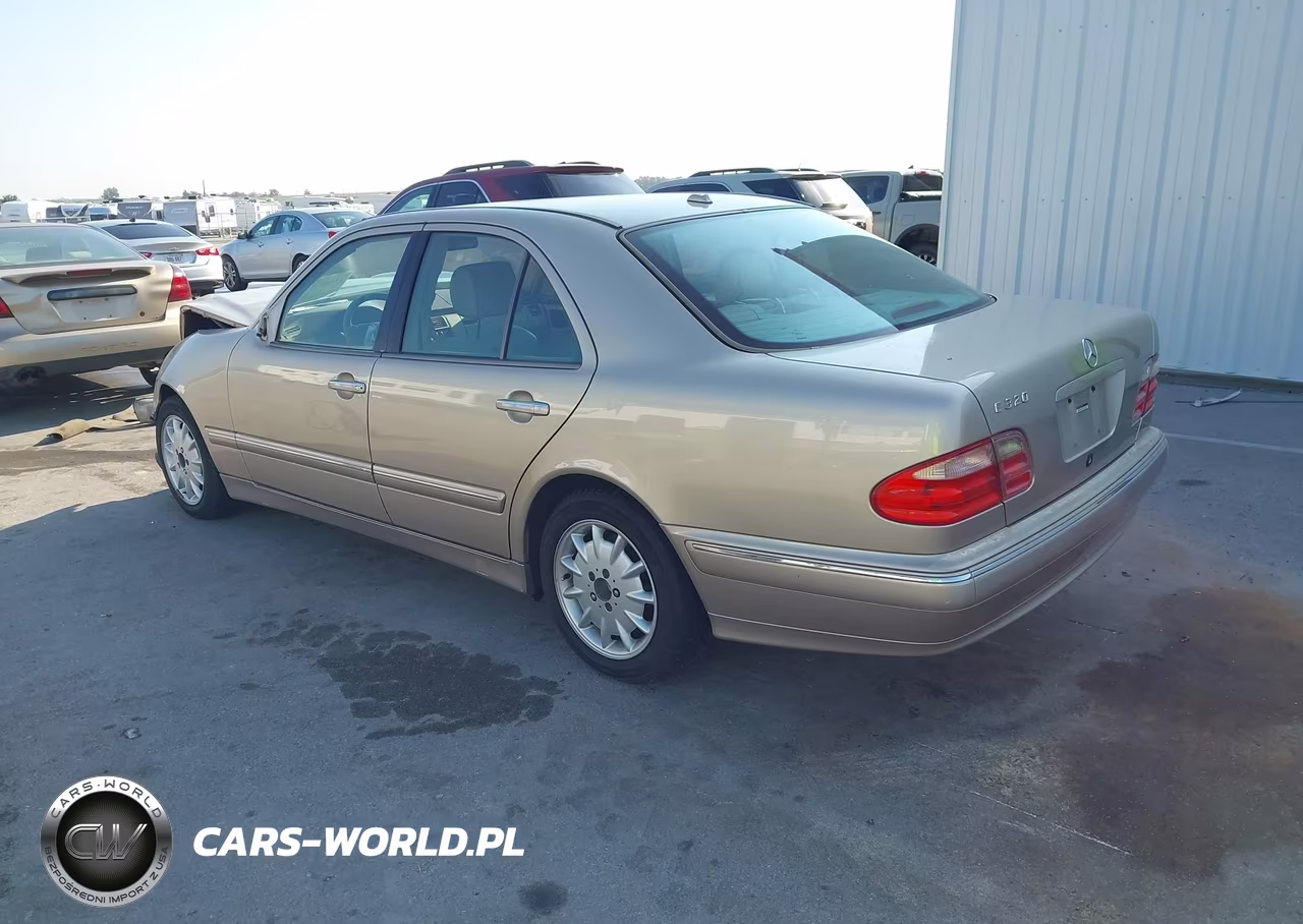 2000 Mercedes-Benz E 320 VIN:WDBJF65J6YB079017 - 3