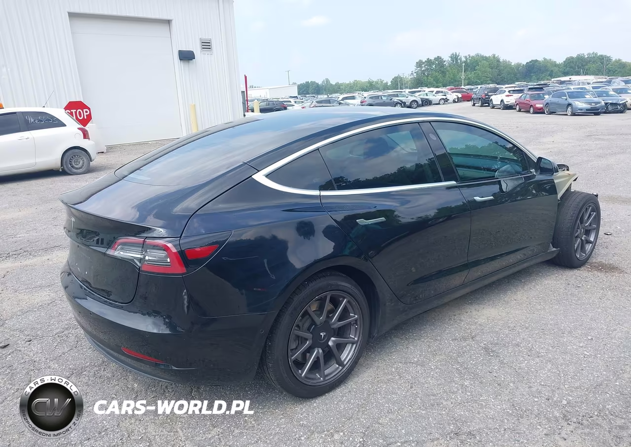 2018 Tesla Model 3 Long Range-Mid Range VIN:5YJ3E1EA3JF152833 - 4
