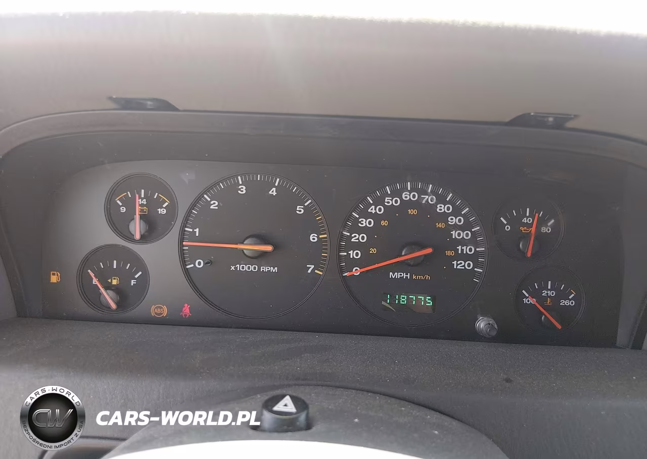 2001 Jeep Grand Cherokee Laredo VIN:1J4GW48N11C667075 - 7