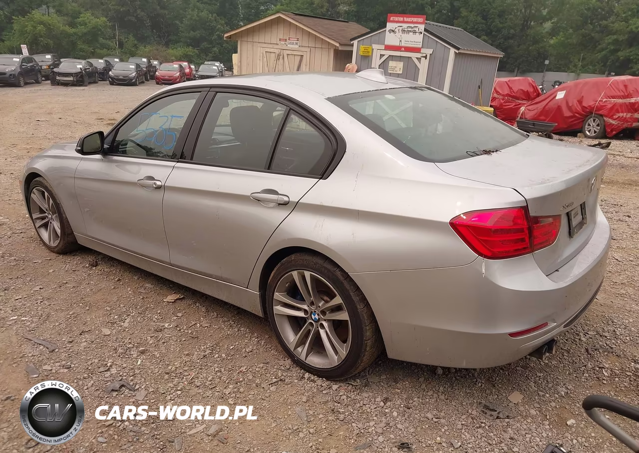 2015 BMW 328I xDrive VIN:WBA3B3G52FNR87610 - 3