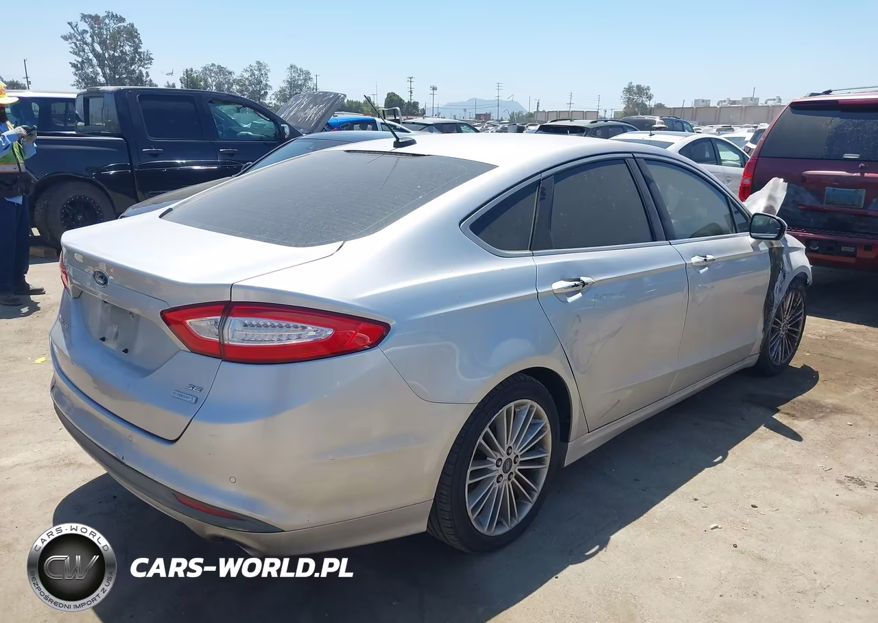 2015 Ford Fusion Se VIN:3FA6P0HD5FR257800 - 4