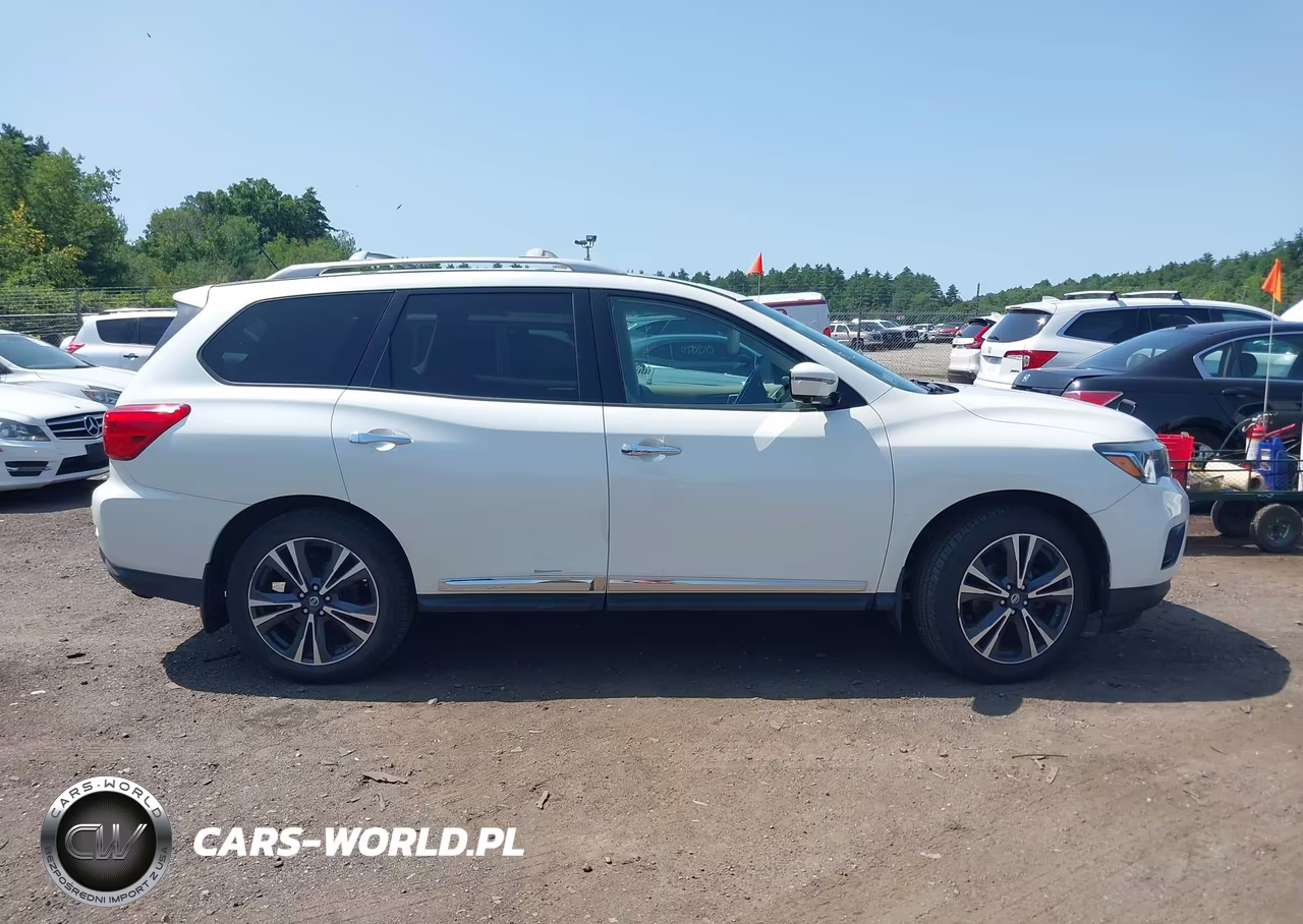 2017 Nissan Pathfinder Platinum VIN:5N1DR2MM9HC626104 - 13