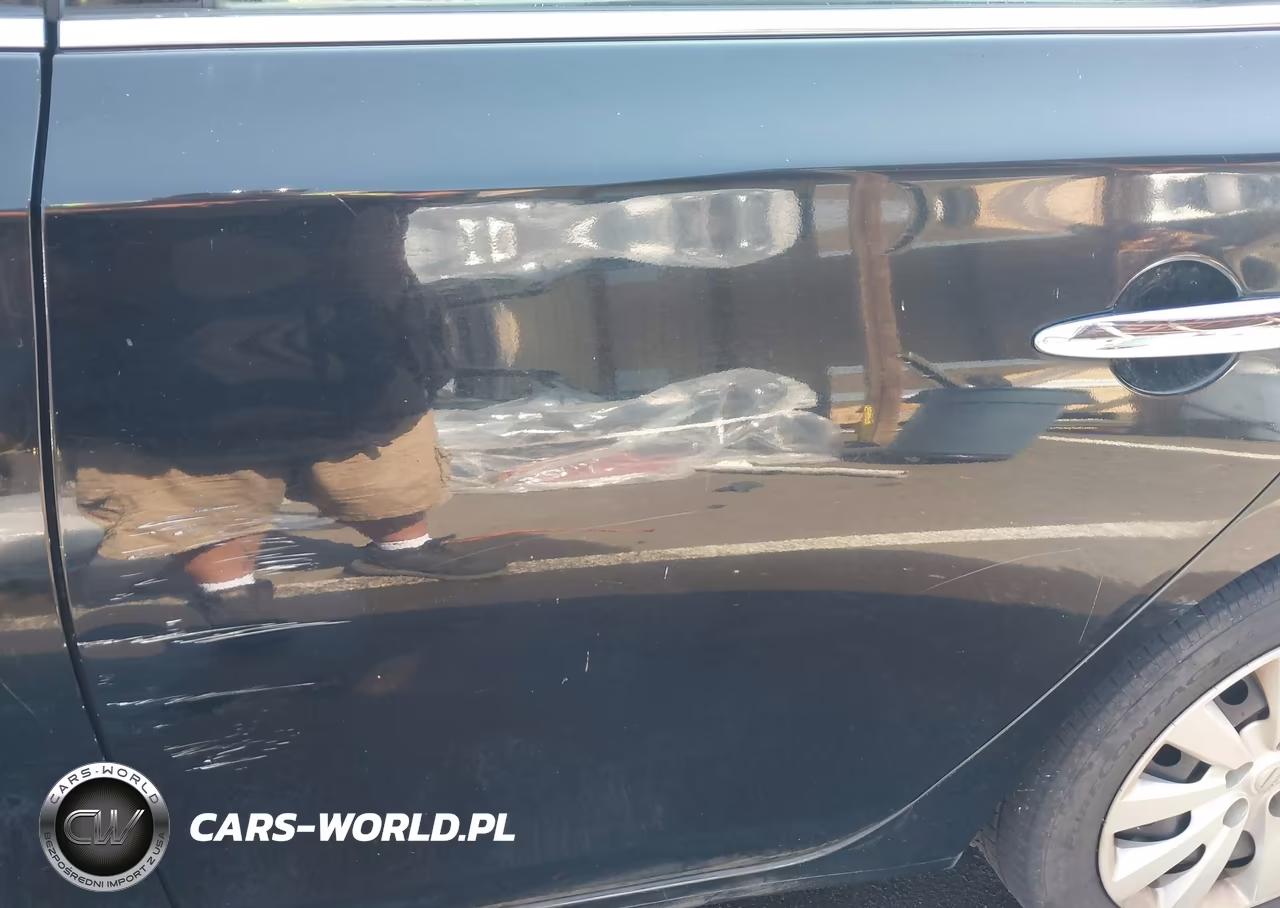 2018 Nissan Sentra S VIN:3N1AB7APXJY294617 - 12