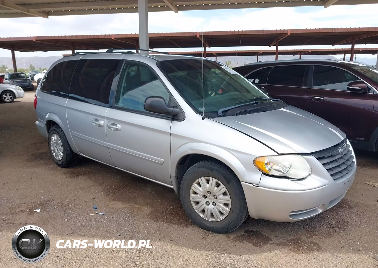 2005 Chrysler Town & Country Lx