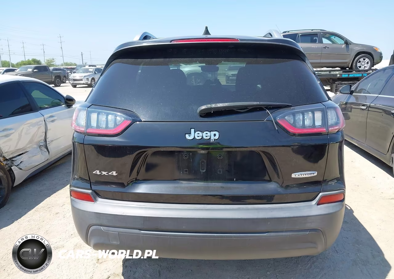 2021 Jeep Cherokee Latitude 4X4 VIN:1C4PJMCB0MD149930 - 16