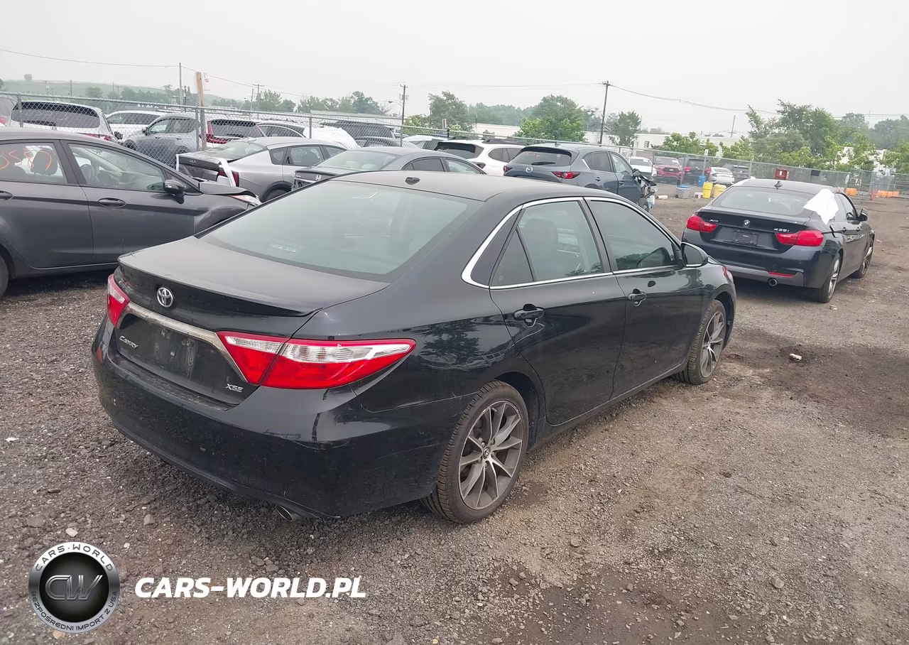 2015 Toyota Camry Xse VIN:4T1BF1FK7FU875188 - 4