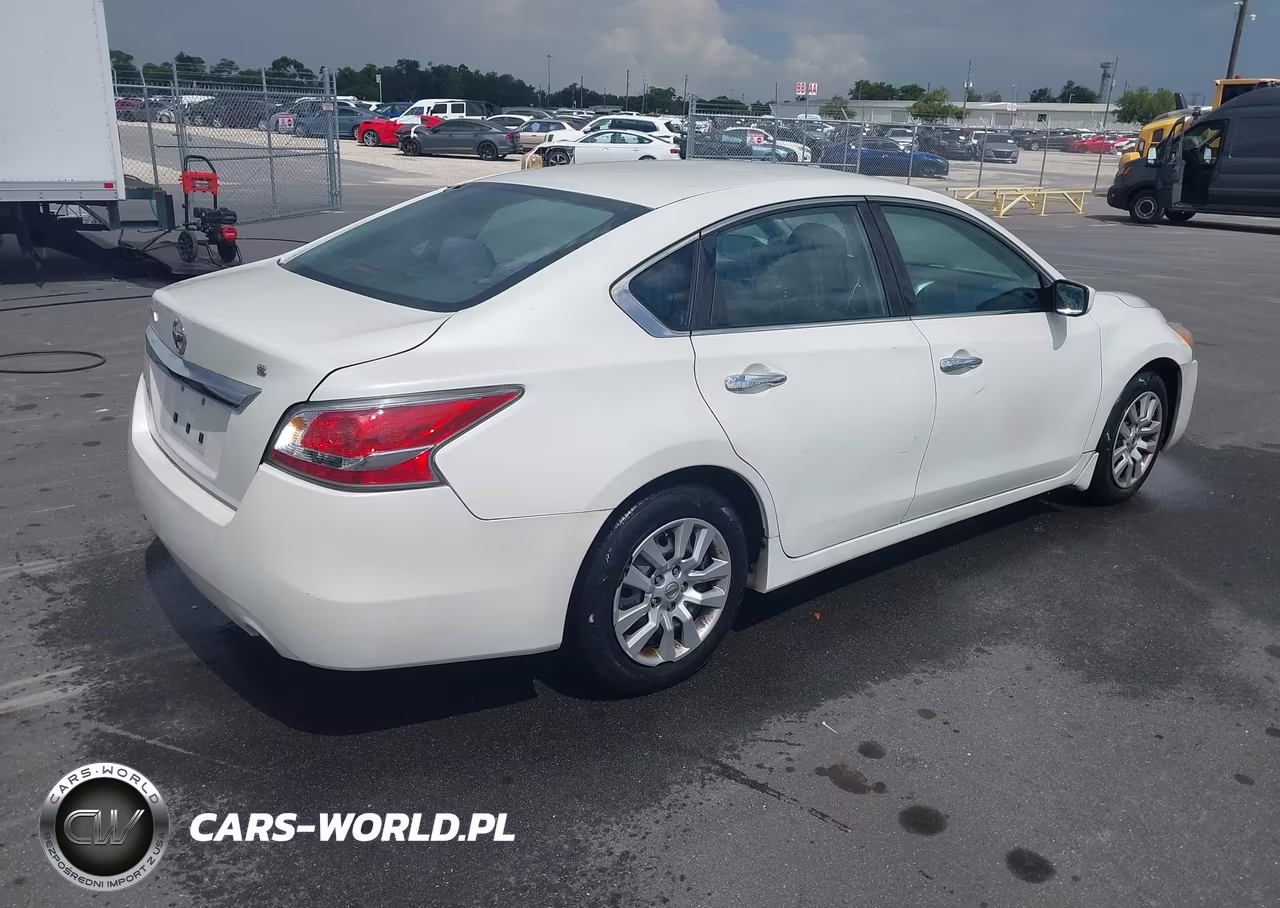 2015 Nissan Altima 2.5 S VIN:1N4AL3AP2FC188462 - 4