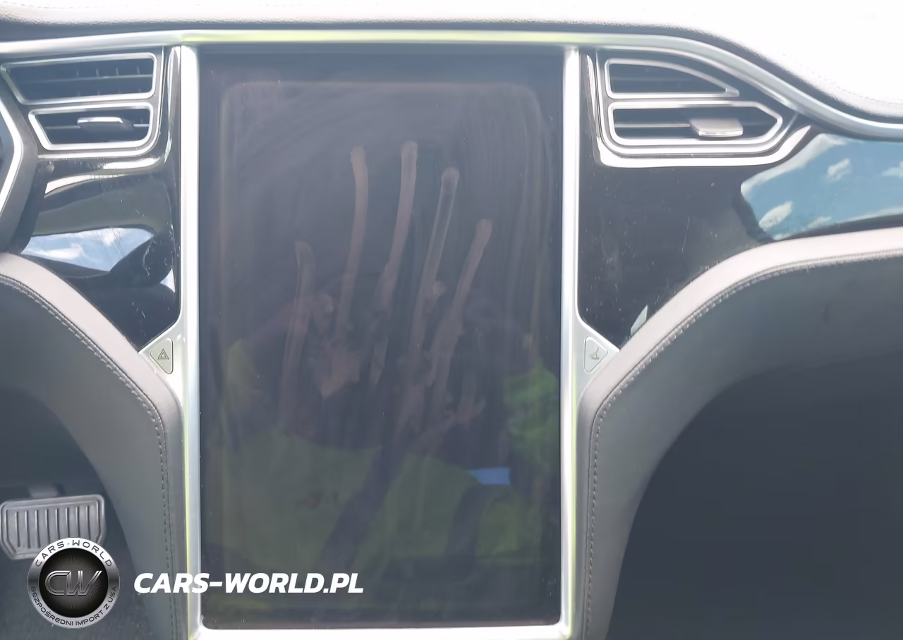 2014 Tesla Model S VIN:5YJSA1S19EFP38695 - 17