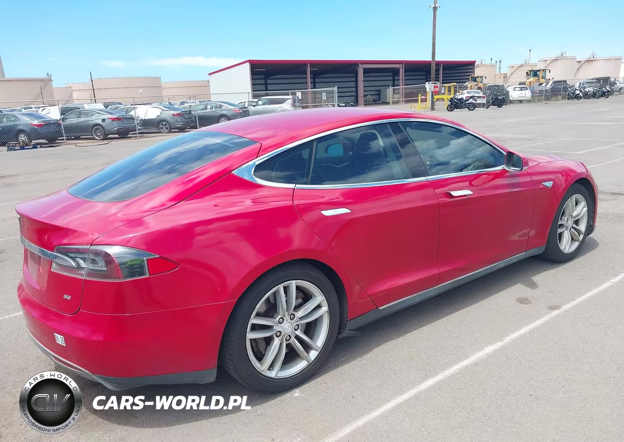 2014 Tesla Model S VIN:5YJSA1S19EFP38695 - 4