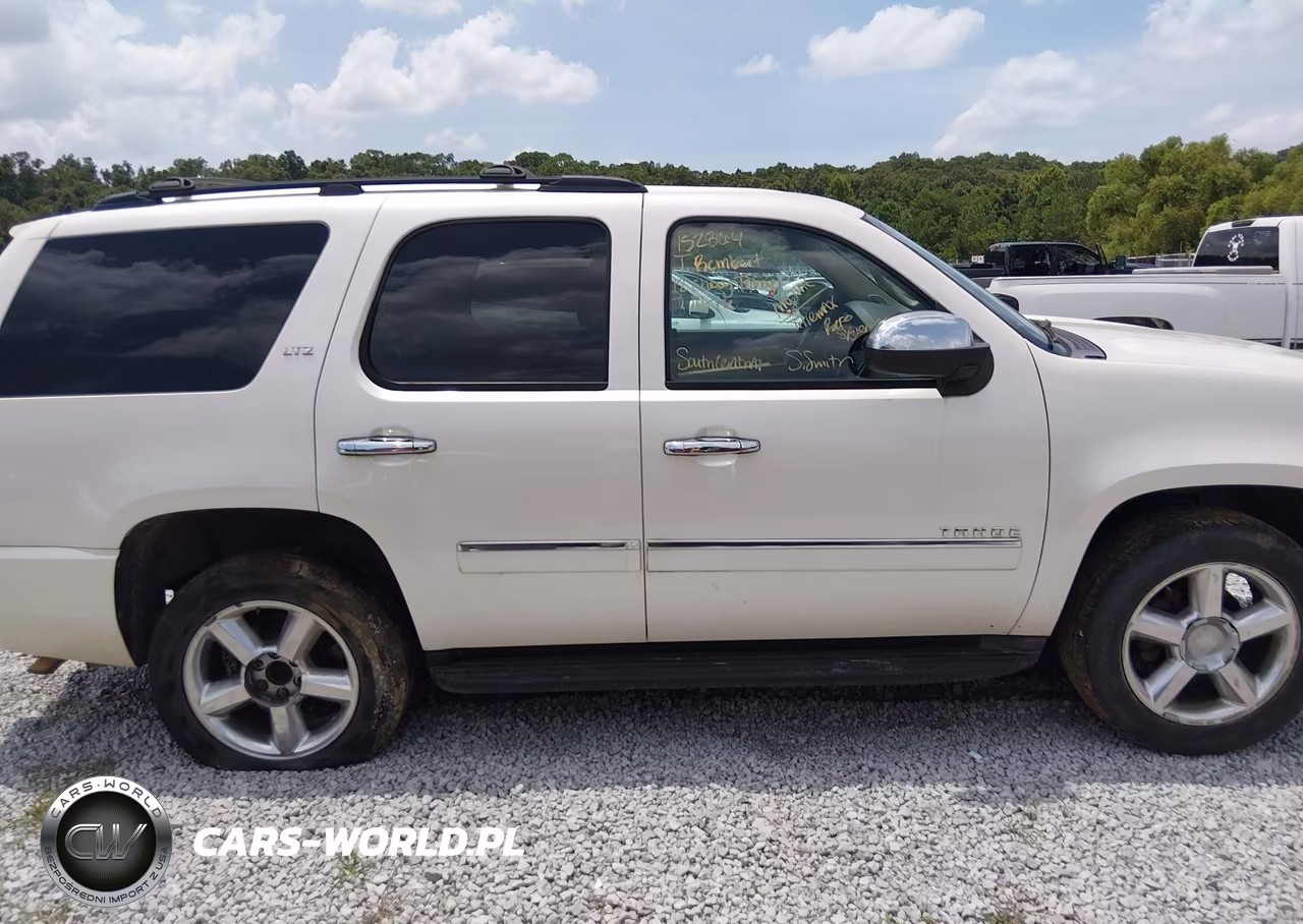 2012 Chevrolet Tahoe Ltz VIN:1GNSKCE09CR152864 - 13